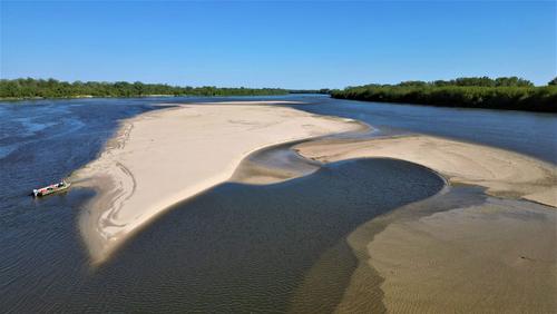 This part of the Vistula is still close to nature