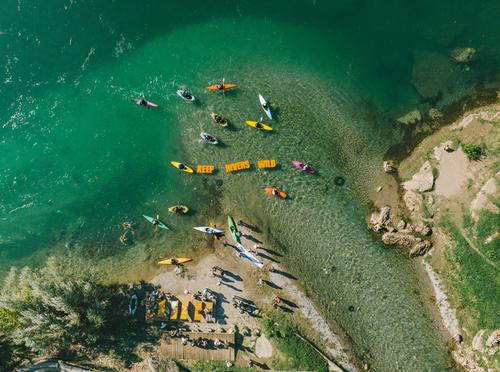 Flottille mit Flussschutz-Botschaft in Montenegro