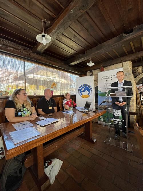 Project Manager Stefan Ferger gives a lecture at the Stork Village Conference