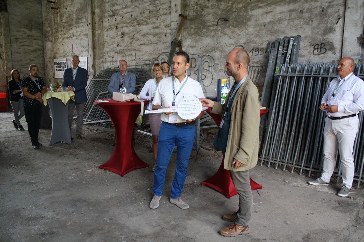 Handover of keys to Frankfurt bat roost Symbolic handover of the keys to the old brewery